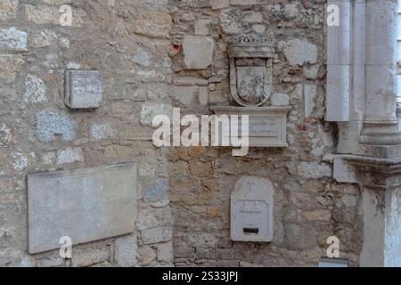 15 novembre 2024 - Lisbona, Portogallo - rovine del Convento do Carmo, ex convento dell'ordine della Beata Vergine di M Foto Stock