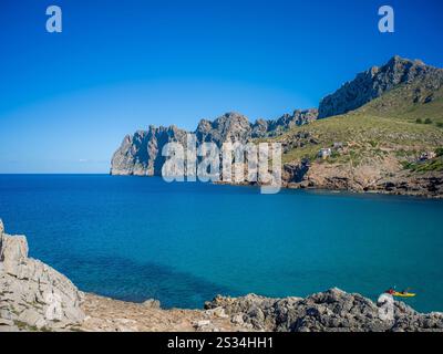 Baia di Cala Molins vicino a Cala Sant Vicenj, Maiorca, Isole Baleari, Mar Mediterraneo, Spagna Foto Stock