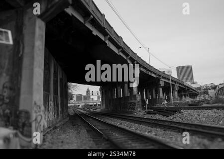 Industrial Train Structure in bianco e nero Foto Stock