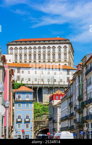 Vista sul centro storico di Ribeira a Porto, Portogallo Foto Stock