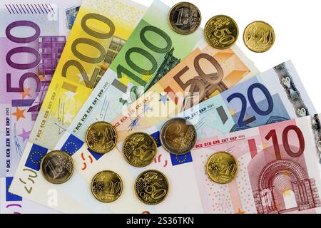 Le banconote in euro giacenti l’una accanto all’altra. Foto simbolica per profitto, fatturato e denaro Austria Foto Stock