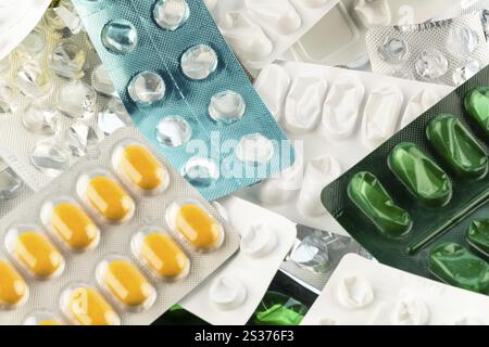Compresse in blister pack, foto simbolica per salute, medicina e tablet dipendenza Austria Foto Stock