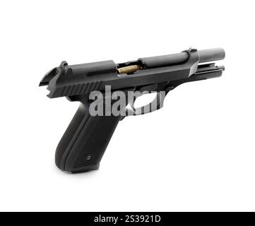 Pistola con proiettile caricato isolata su sfondo bianco. Pistola con proiettile carico Foto Stock