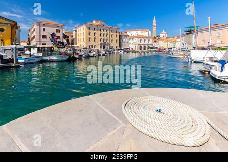 Porto di Piran di giorno. Pirano, Istria, Slovenia Foto Stock