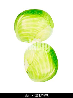 Verdura di cavoli verdi isolata su bianco. Cavoli verdi isolati vegetali Foto Stock