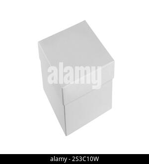 Scatola di cartone isolata su sfondo bianco. Scatola di cartone isolata su un bianco Foto Stock