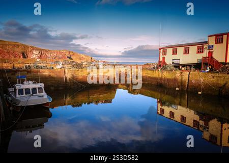 St Abbs Harbour Moray Coast Foto Stock