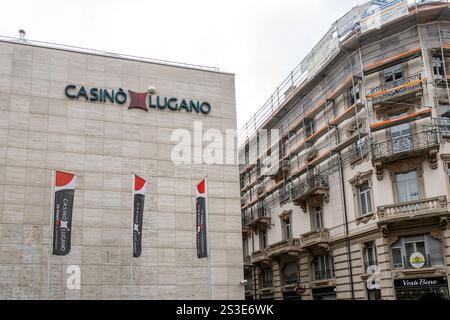 Lugano, Svizzera - 23 dicembre 2024: Vista del logo del Casino Lugano sulla facciata dell'edificio Foto Stock