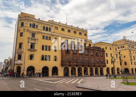 Edificio Olaya nella Piazza principale di Lima - Perù Foto Stock