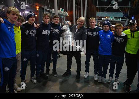 Ostrava, Repubblica Ceca. 9 gennaio 2025. La Stanley Cup in mostra prima della celebrazione della terza giornata annuale dell'hockey in Repubblica Ceca, che si svolgerà a Ostrava, Repubblica Ceca, il 9 gennaio 2025. Crediti: Jaroslav Ozana/CTK Photo/Alamy Live News Foto Stock