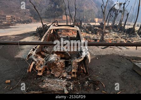 Los Angeles, Stati Uniti. 9 gennaio 2025. Una delle migliaia di strutture distrutte da quattro incendi della California meridionale nella contea di Los Angeles è visibile lungo la Pacific Coast Highway a Los Angeles giovedì 9 gennaio 2025. Foto di Jim Ruymen/UPI credito: UPI/Alamy Live News Foto Stock