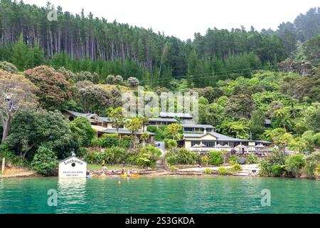 Lochmara Lodge, Lochmara Bay, Queen Charlotte Sound, Marlborough Sounds, Marlborough Region, isola del Sud, nuova Zelanda Foto Stock