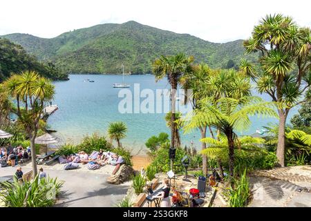 Intrattenimento con band a Lochmara Lodge, Lochmara Bay, Queen Charlotte Sound, Marlborough Sounds, Marlborough Region, isola del Sud, nuova Zelanda Foto Stock