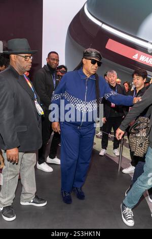 Las Vegas, Stati Uniti. 9 gennaio 2025. Stevie Wonder avvistata al Consumer Electronics Show 2025, Las Vegas Convention Center, Las Vegas, Nevada, 9 gennaio 2025 Credit: Eugene Powers/Alamy Live News Foto Stock