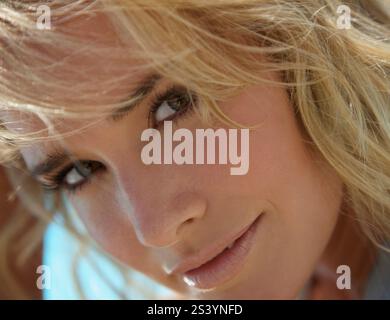 Extreme close up di una giovane donna Foto Stock