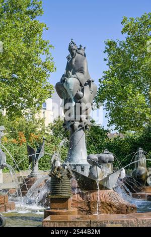 Kaiserbrunnen, Mainzer Tor, Kaiserslautern, Rheinland-Pfalz, Deutschland *** Kaiserbrunnen, Mainzer Tor, Kaiserslautern, Renania-Palatinato, Germania Foto Stock