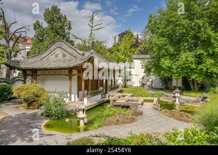 Chinesischer Garten, Qingyin Garten der schönen Melodie, Birkenwaldstraße, Stoccarda, Baden-Württemberg, Deutschland *** Chinese Garden, Qingyin Garden of Beautiful Melody, Birkenwaldstraße, Stoccarda, Baden Württemberg, Germania Foto Stock