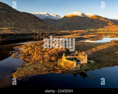 Rovine del castello di Kilchurn, Loch Awe, Dalmally, Scozia, Regno Unito Foto Stock