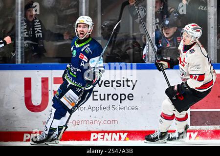 Iserlohn, Germania. 10 gennaio 2025. Torjubel, Jubel, Freude bei Torschütze Eric Cornel (Iserlohn Roosters, #18), GER, Iserlohn Roosters vs. Nuernberg Ice Tigers, Eishockey, Penny-DEL, 35. Spieltag, Spielzeit 2024/2025, 10.01.2025, foto: Jonas Brockmann/Eibner-Pressefoto credito: dpa/Alamy Live News Foto Stock