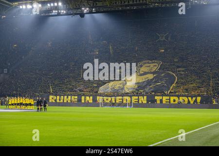 Dortmund, Germania. 10 gennaio 2025. Dortmund, Germania, 10 gennaio 2025: Tifosi del Borussia Dortmund durante la partita di calcio 1.Bundesliga tra Borussia Dortmund e Bayer 04 Leverkusen al Signal Iduna Park di Dortmund, Germania Philipp Kresnik (Philipp Kresnik/SPP) crediti: SPP Sport Press Photo. /Alamy Live News Foto Stock