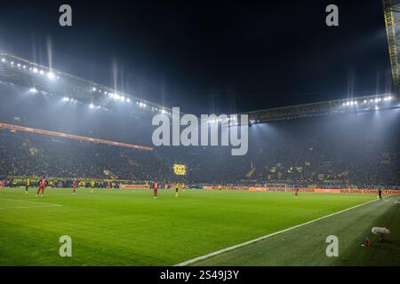 Dortmund, Germania. 10 gennaio 2025. Dortmund, Germania, 10 gennaio 2025: Stadio del Borussia Dortmund durante la partita di calcio 1.Bundesliga tra Borussia Dortmund e Bayer 04 Leverkusen al Signal Iduna Park di Dortmund, Germania Philipp Kresnik (Philipp Kresnik/SPP) credito: SPP Sport Press Photo. /Alamy Live News Foto Stock
