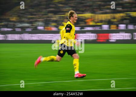 DORTMUND, GERMANIA - 10 GENNAIO 2025: Julian Brandt - partita di calcio del Borussia Dortmund vs Bayer 04 Leverkusen al Signal Iduna Park Foto Stock