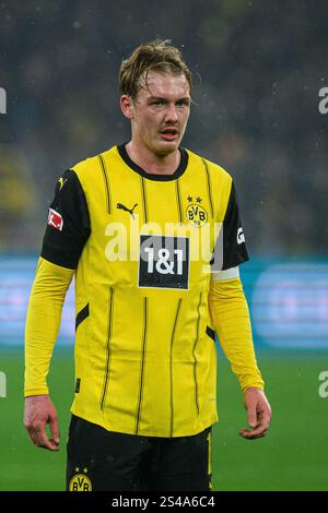 DORTMUND, GERMANIA - 10 GENNAIO 2025: Julian Brandt - partita di calcio del Borussia Dortmund vs Bayer 04 Leverkusen al Signal Iduna Park Foto Stock