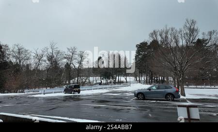 110 gennaio 2025: Serata fredda in una giornata invernale nevosa a Komagane, prefettura di Nagano. Foto Stock