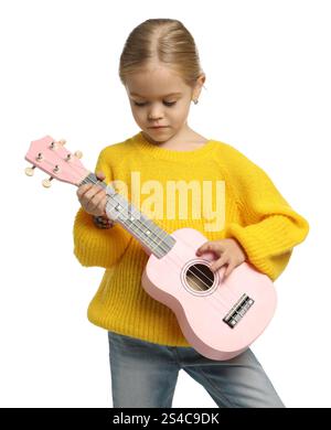 Bambina che gioca ukulele su sfondo bianco Foto Stock