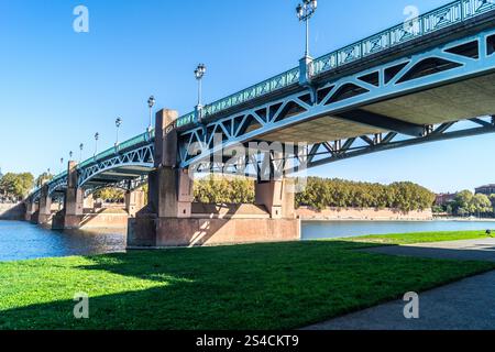 Ponte St. Pierre, fiume Garonna, Pont Saint Pierre, Tolosa, alta Garonna, Occitanie, Francia Foto Stock