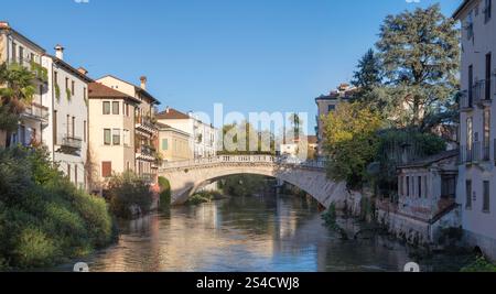 Vicenza - il centro storico con il Ponte San Michele Foto Stock