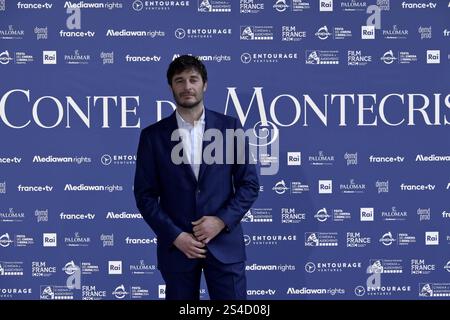 News - Photocall della serie Rai il Conte di Montecristo Lino Guanciale durante Photocall della serie Rai il Conte di Montecristo , News a Roma, 10 gennaio 2025 Roma Ambasciata di Francia a Roma Italia Copyright: XMassimoxLanduccix/xLiveMediax LPN 1680448 Foto Stock