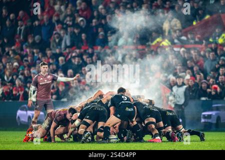 Limerick, Irlanda. 11 gennaio 2025. Un brutto spasso durante la Investec Champions Cup, Pool 3, Round 3 match tra Munster Rugby e Saracens al Thomond Park di Limerick, Irlanda, l'11 gennaio 2025 (foto di Andrew SURMA/ Credit: SIPA USA/Alamy Live News Foto Stock