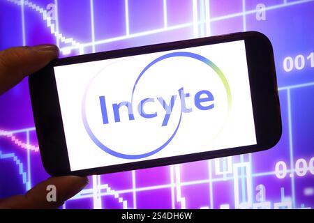 Polonia. 9 gennaio 2025. In questa immagine, il logo aziendale Incyte viene visualizzato sullo schermo di uno smartphone. (Credit Image: © Piotr Swat/SOPA Images via ZUMA Press Wire) SOLO PER USO EDITORIALE! Non per USO commerciale! Foto Stock