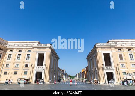 Vista su via della conciliazione da Piazza Pio XII, Roma, Italia. Foto Stock