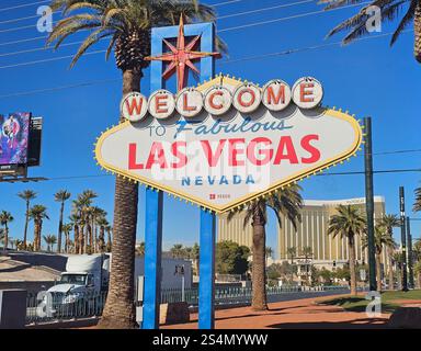 Las Vegas, USA – 6 gennaio 2025: Cartello Welcome to Las Vegas Street Foto Stock