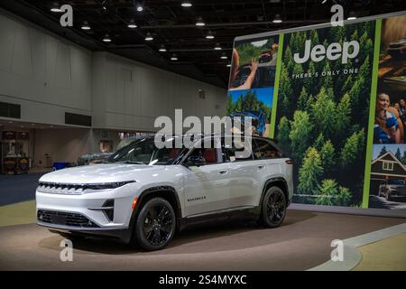 DETROIT, mi/USA - 10 GENNAIO 2025: Un SUV Jeep Wagoneer S 4XE del 2024, North American International Detroit Auto Show (NAIAS). Foto Stock