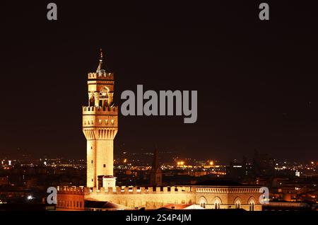 Palazzo Vecchio nella notte. Firenze. L' Europa mediterranea. Foto Stock