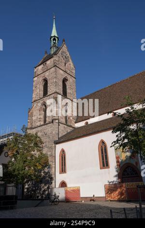 Martinskirche - Chiesa di San Martino su Martinskirchplatz nella città di Basilea, Svizzera. Foto Stock