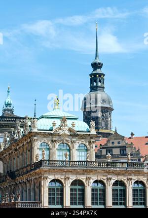 Palazzo Zwinger (oggi è un complesso museale) a Dresda, in Germania. Costruire dal 1710 al 1728. Architetto Matthaus Daniel Poppelmann. Foto Stock
