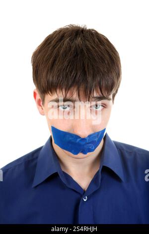 Giovane triste con bocca sigillata. Isolato su sfondo bianco Foto Stock