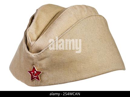 Campo militare con cappuccio rosso sovietica star sign isolati su sfondo bianco Foto Stock