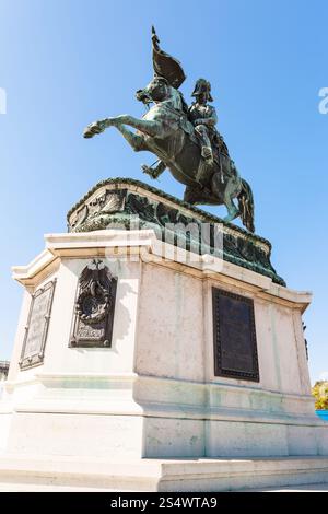 Viaggiare per la città di Vienna - Statua di Arciduca Carlo sulla Heldenplatz (Piazza degli Eroi) a Vienna, in Austria Foto Stock