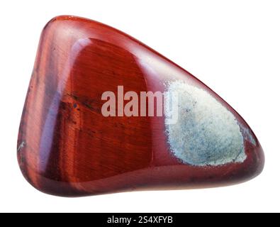 Le riprese in modalità macro di minerali naturali di pietra - burattati bue rosso-gemma Occhio isolato su sfondo bianco Foto Stock