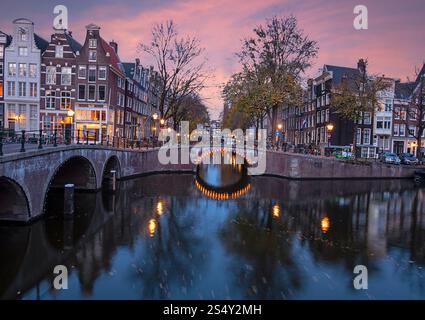 Bellissimo tramonto al Keizersgracht ad Amsterdam, Paesi Bassi Foto Stock