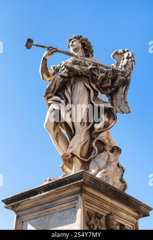 Viaggiare in Italia - Statua di Angelo vicino sul Ponte Sant Angelo nella città di Roma Foto Stock