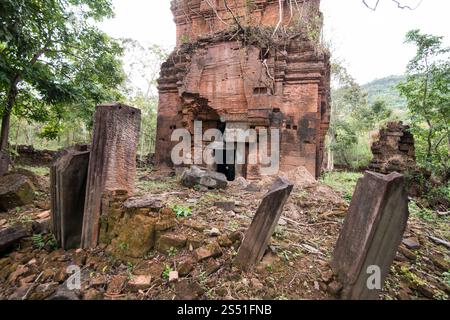 Il Tempio Khmer di Prasat Neak Buos a est della città di Sra Em a nord della città di Preah Vihear, nella Cambogia di Northwaest. Cambogia, Sra Em, novembre, Foto Stock
