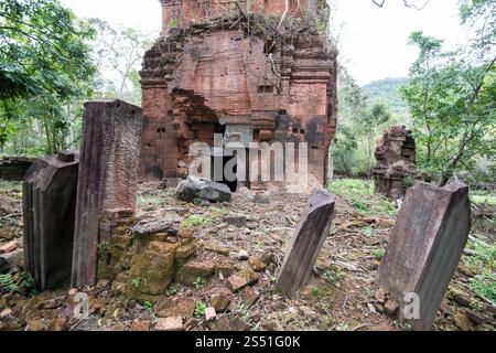 Il Tempio Khmer di Prasat Neak Buos a est della città di Sra Em a nord della città di Preah Vihear, nella Cambogia di Northwaest. Cambogia, Sra Em, novembre, Foto Stock