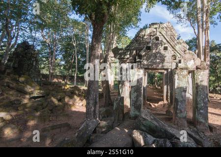I templi Khmer di Koh Ker a est della città di Srayong a ovest della città di Preah Vihear, nella Cambogia settentrionale. Cambogia, Sra Em, novembre 2017. Foto Stock
