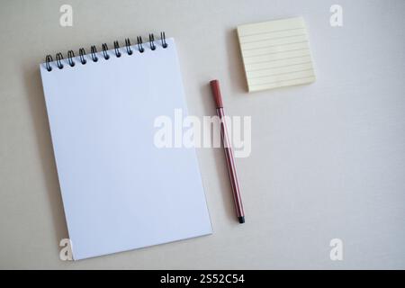 Vista dall'alto del notebook per il concetto di formazione in ufficio Foto Stock